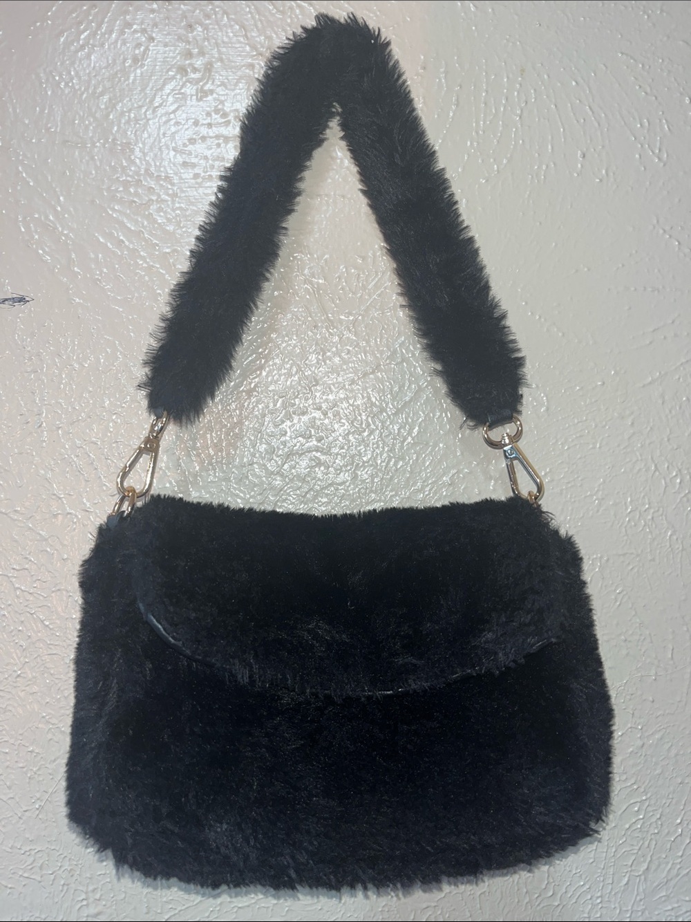Plush Faux Fur Shoulder Bag - Black